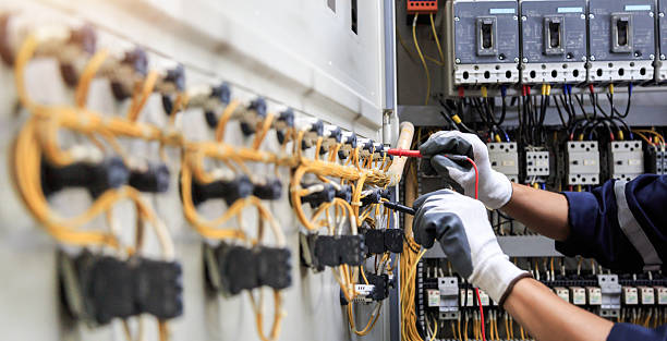 Professional Electrician technician working in Edgewood, IN